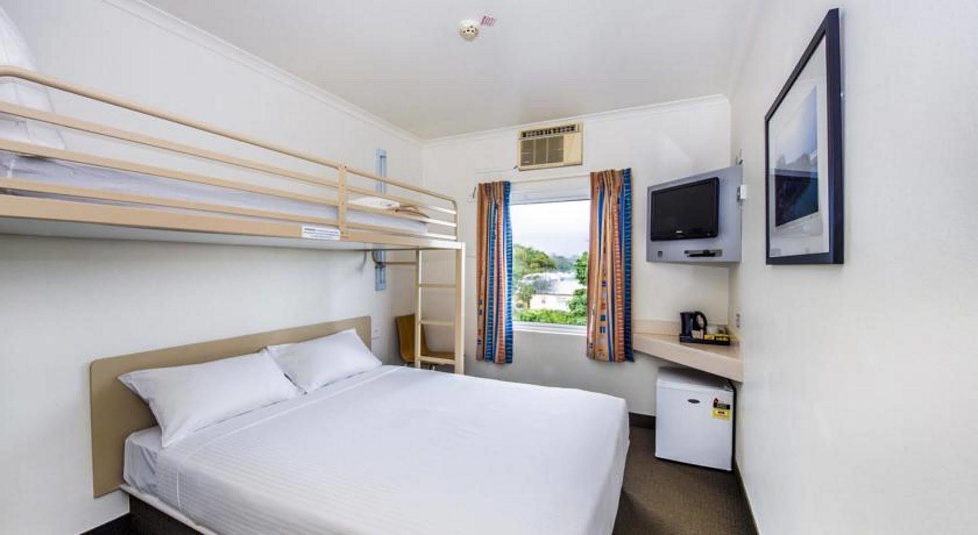 ไอบิส บัดเจ็ท คอฟส์ ฮาเบอร์ Hotel คอฟฟ์ฮาร์เบอร์ ภายนอก รูปภาพ